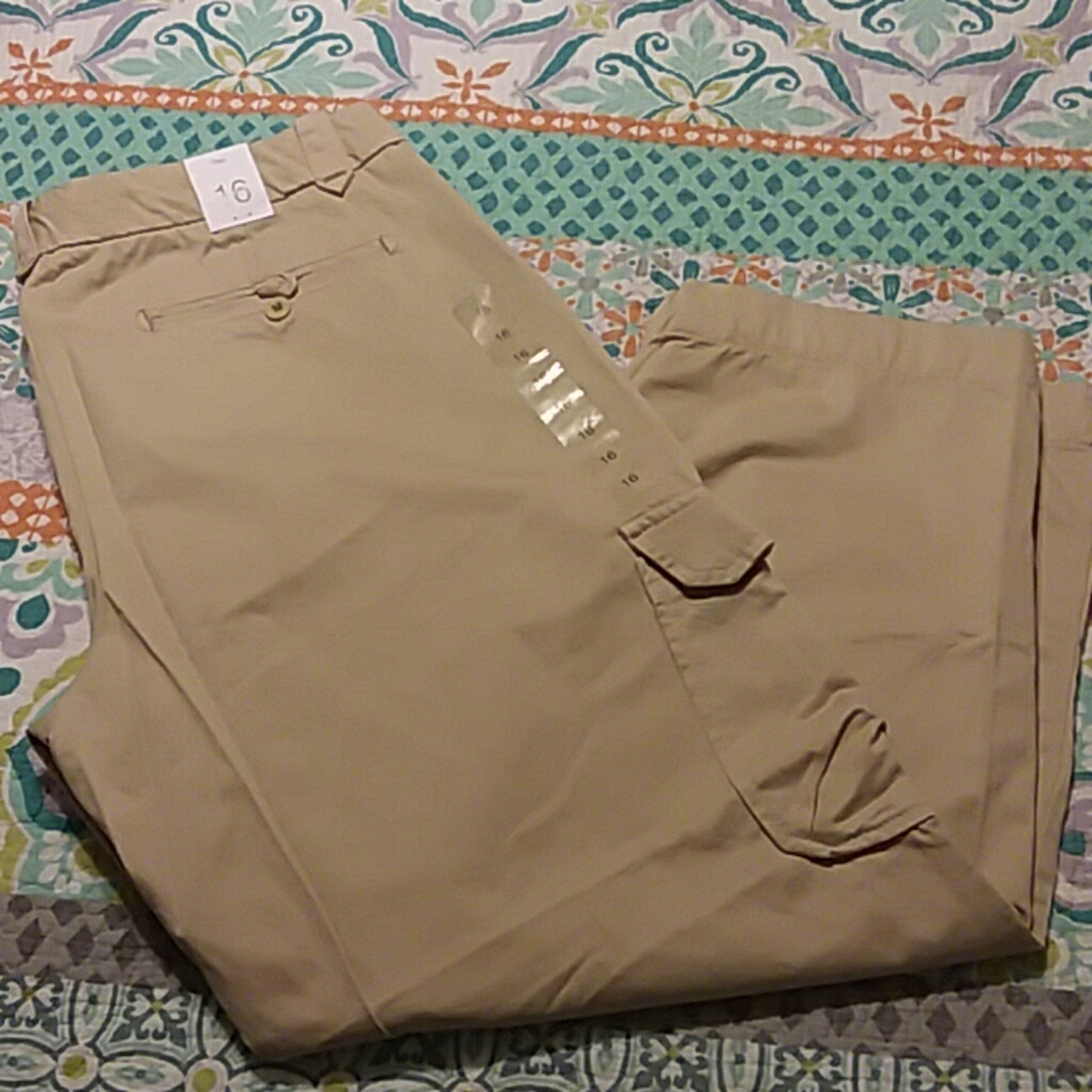 GAP Khaki Cargos Size 16